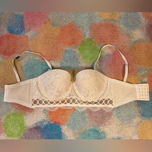 Victoria's Secret Cream Lace Bra 32DD